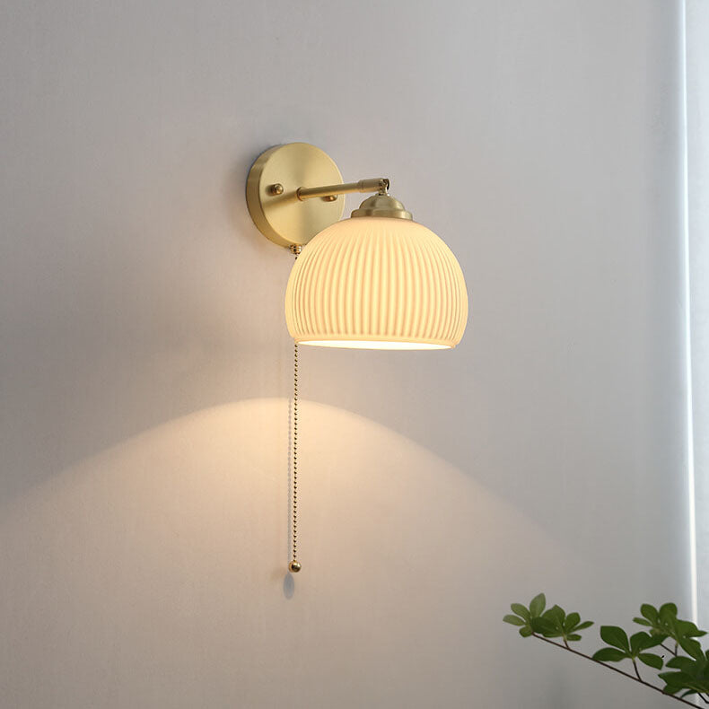 Glaskugel Wandlampe Milchweiß & Messing | Skandinavisches Lichtdesign