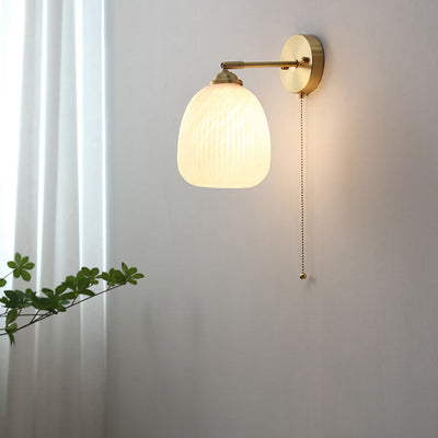 Glaskugel Wandlampe Milchweiß & Messing | Skandinavisches Lichtdesign