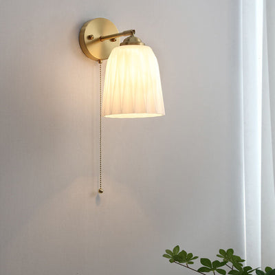 Glaskugel Wandlampe Milchweiß & Messing | Skandinavisches Lichtdesign