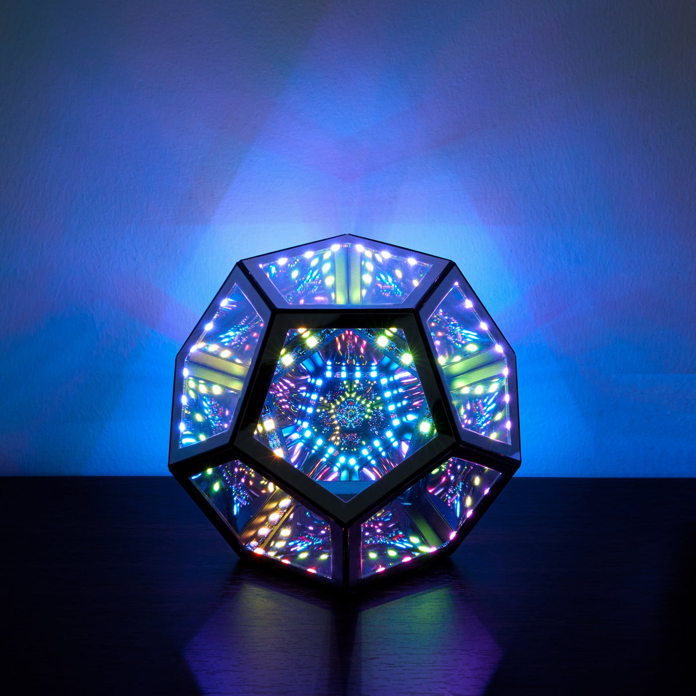 Trance Tischlampe | Geometrische LED-Lichtskulptur