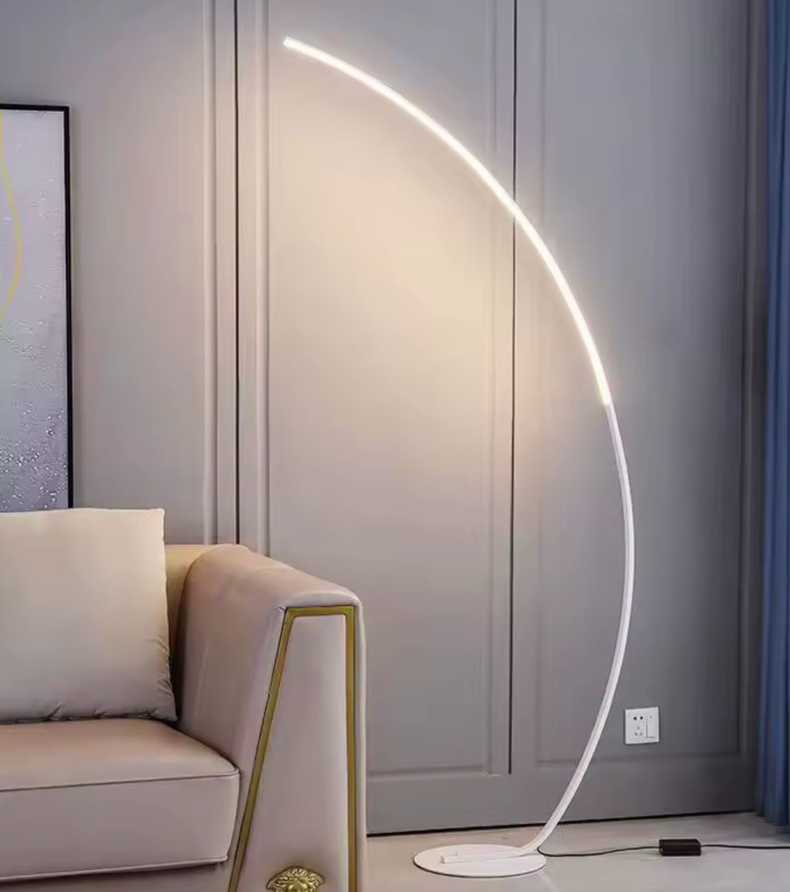 RGBW Modern Curve Lampe | Flexibles Farb- & Lichtdesign