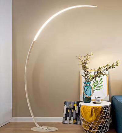 RGBW Modern Curve Lampe | Flexibles Farb- & Lichtdesign