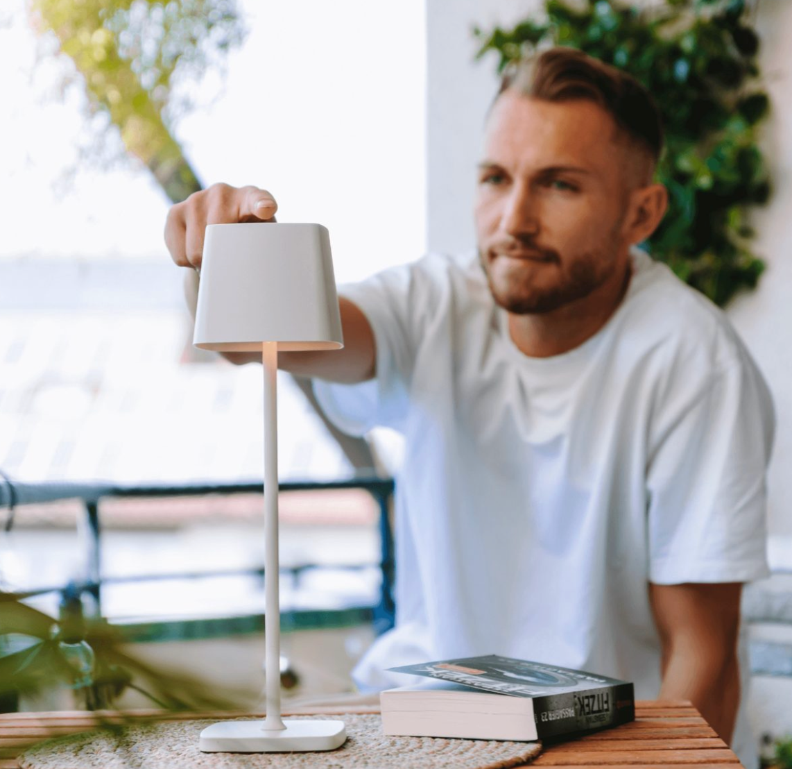 Flexilamp Tragbare Tischlampe | Kabelloses Lichtdesign