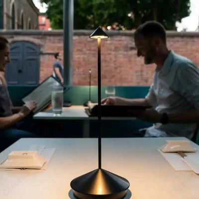 ClarityGlow | Ästhetik Design Lampe